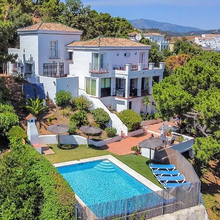 Hanami Casa Saradan Holiday home